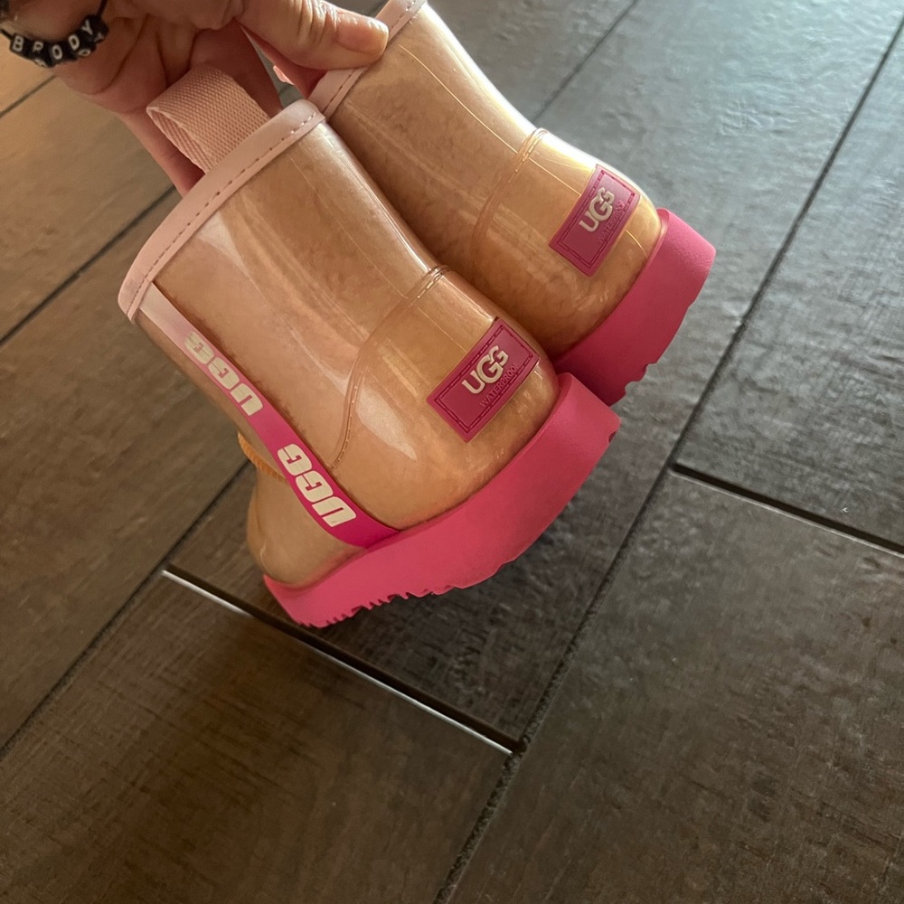 UGG Clear Mini Boot Waterproof Kids Girls Boots in Light Pink size 1 - Picture 2 of 6
